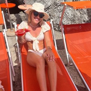 Meet your Posher, Gabrielle